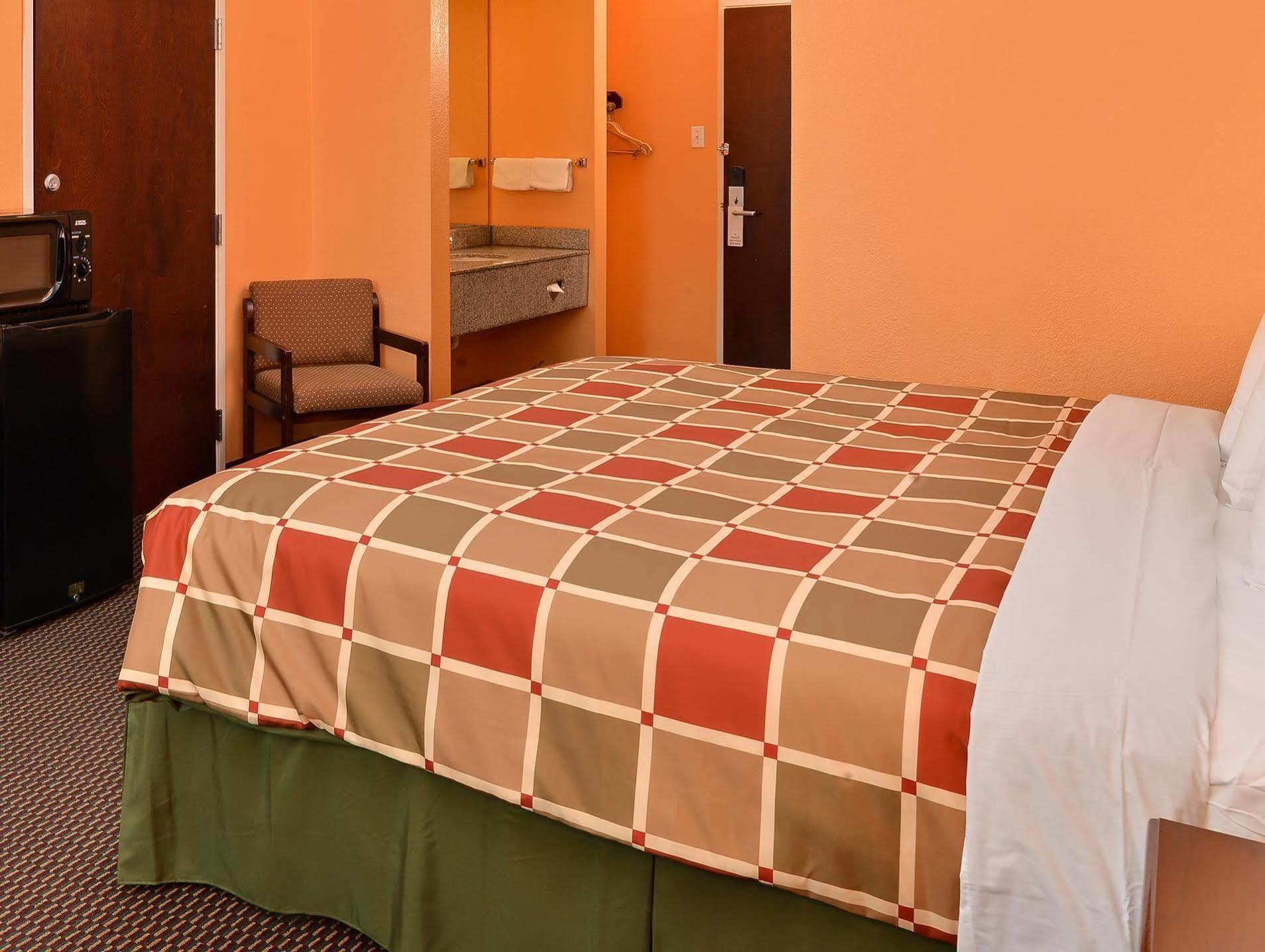 Executive Inn & Suites Breaux Bridge, La Экстерьер фото